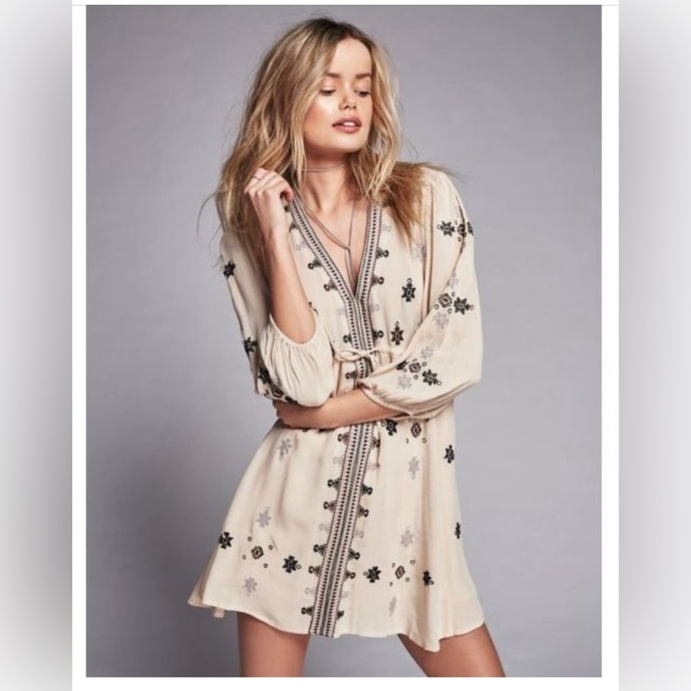 Free People Embroidered Cream summer Dress tie waist Renaissance
